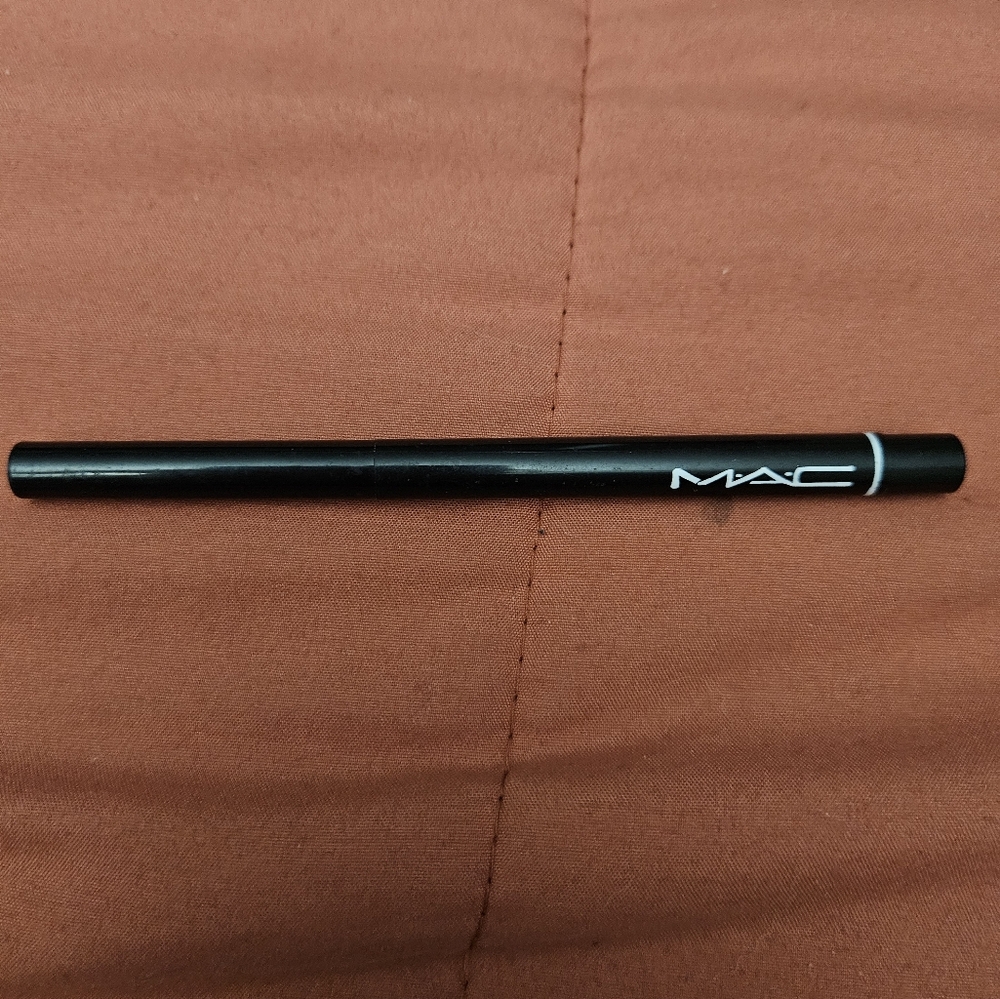 MAC Eyeliner Pencil